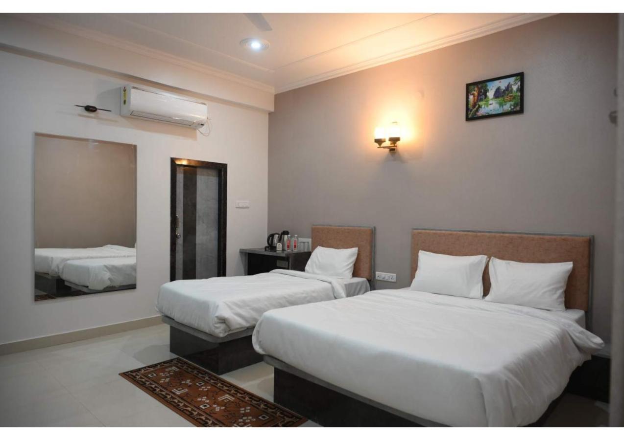 Hotel Ganga Kaveri バラナシ エクステリア 写真